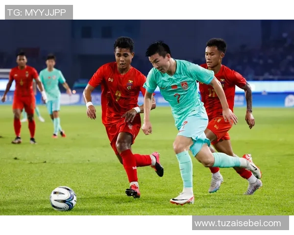 江西足球新星雷文杰崭露头角引发球迷热议与期待